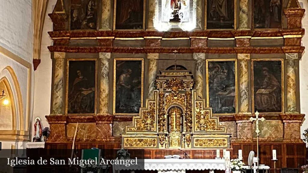 Iglesia de San Miguel Arcángel - Torrejón el Rubio (Extremadura)