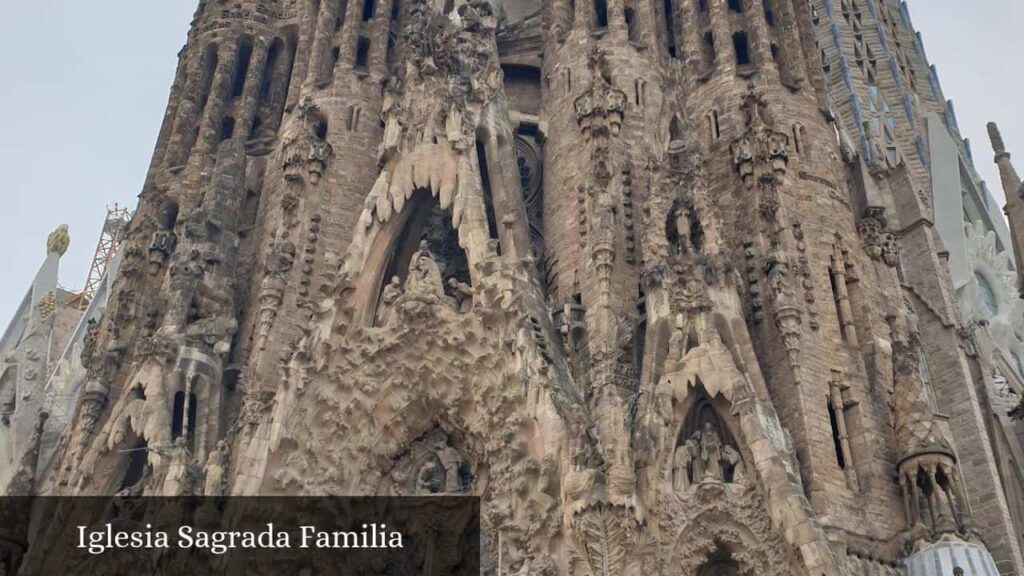 Iglesia Sagrada Familia - Figueres (Cataluña)